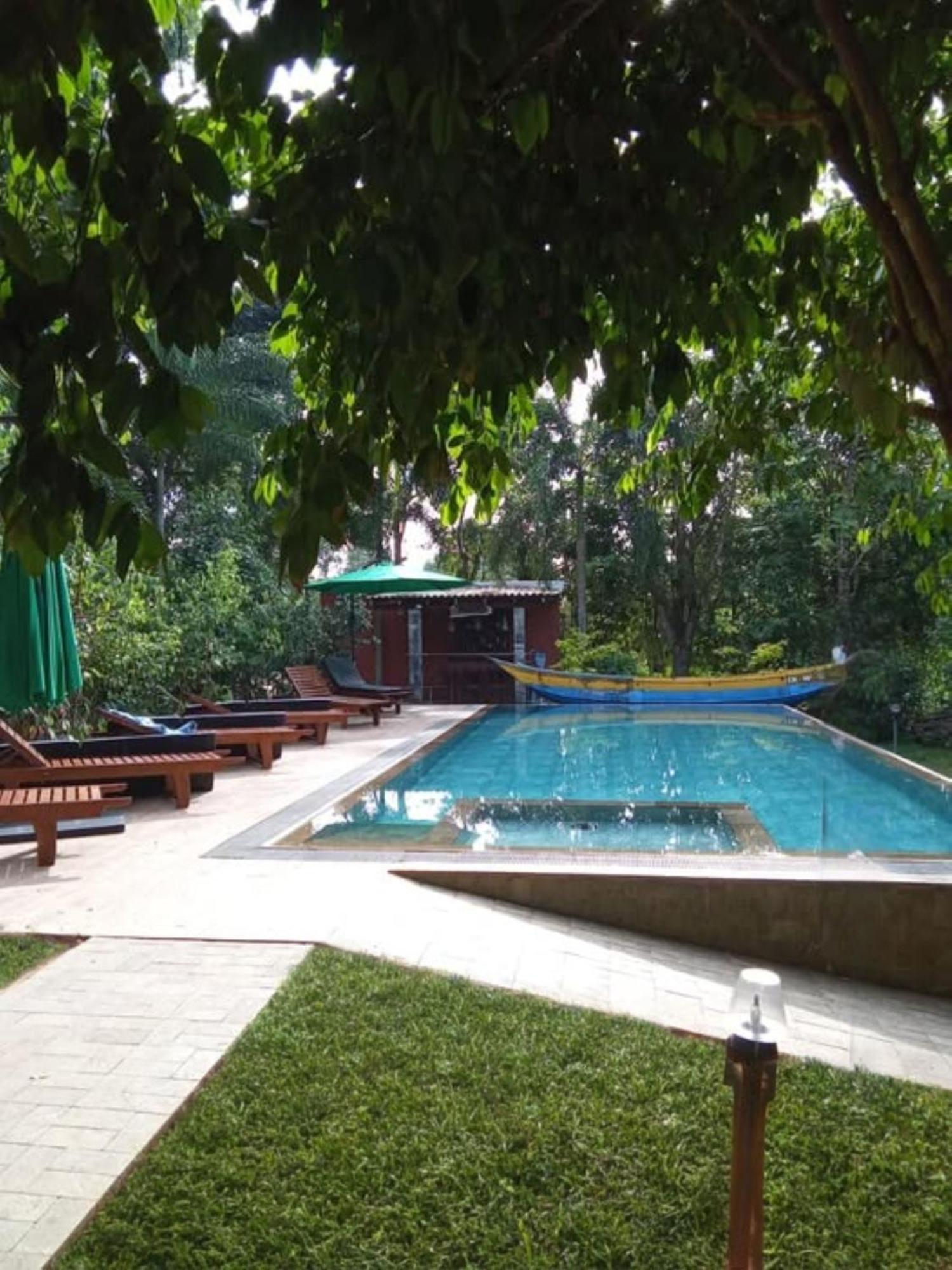 Garcinia Leaf Hotel Хикадува Екстериор снимка