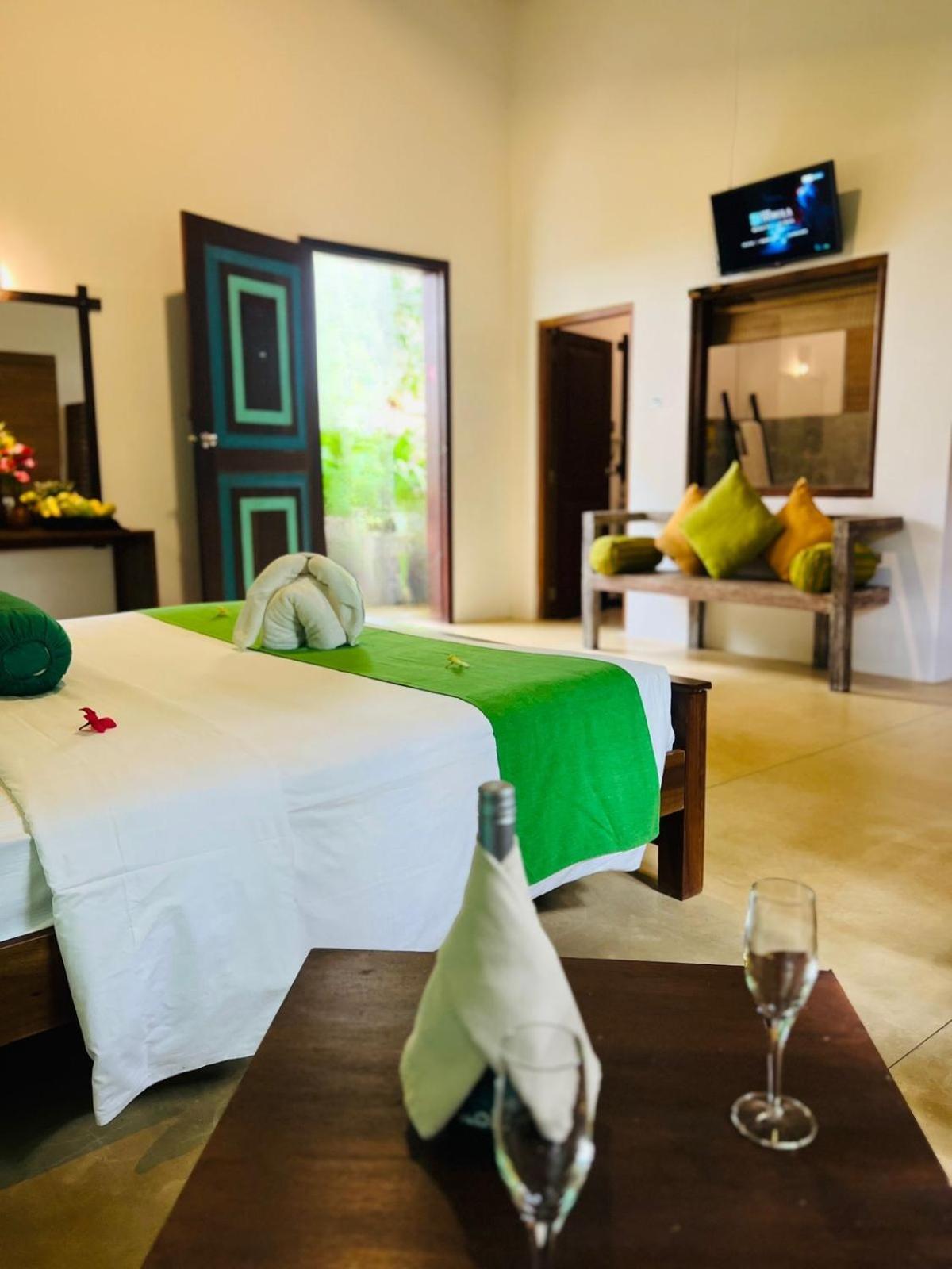 Garcinia Leaf Hotel Хикадува Екстериор снимка