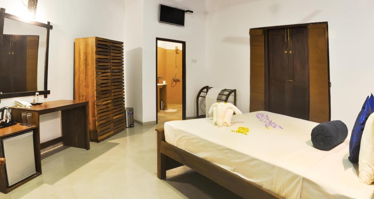Garcinia Leaf Hotel Хикадува Екстериор снимка
