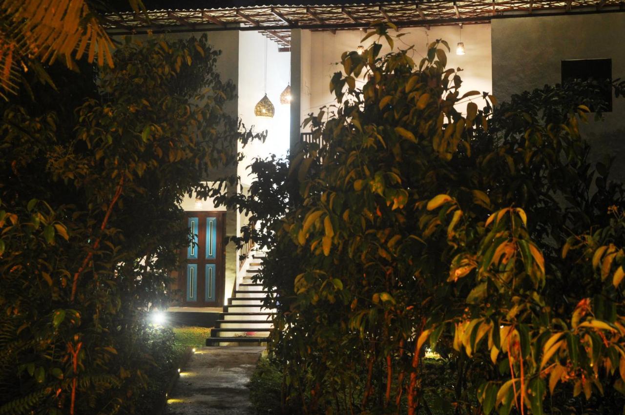Garcinia Leaf Hotel Хикадува Екстериор снимка