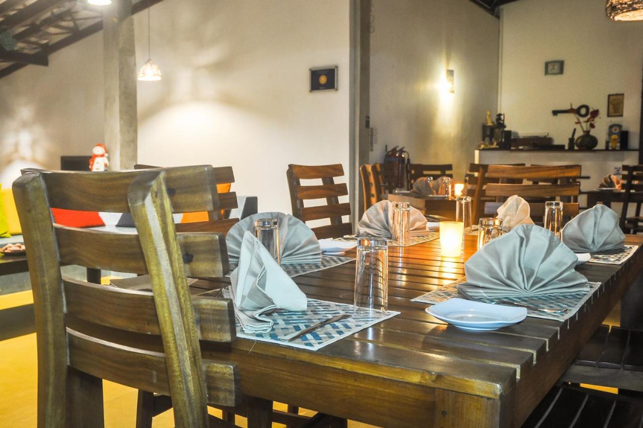 Garcinia Leaf Hotel Хикадува Екстериор снимка